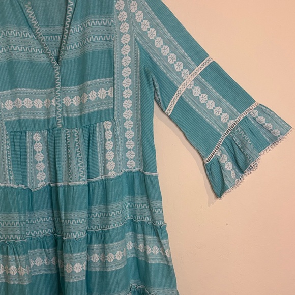 Beautiful Teal and White Patterned Dress - Picture 4 of 8